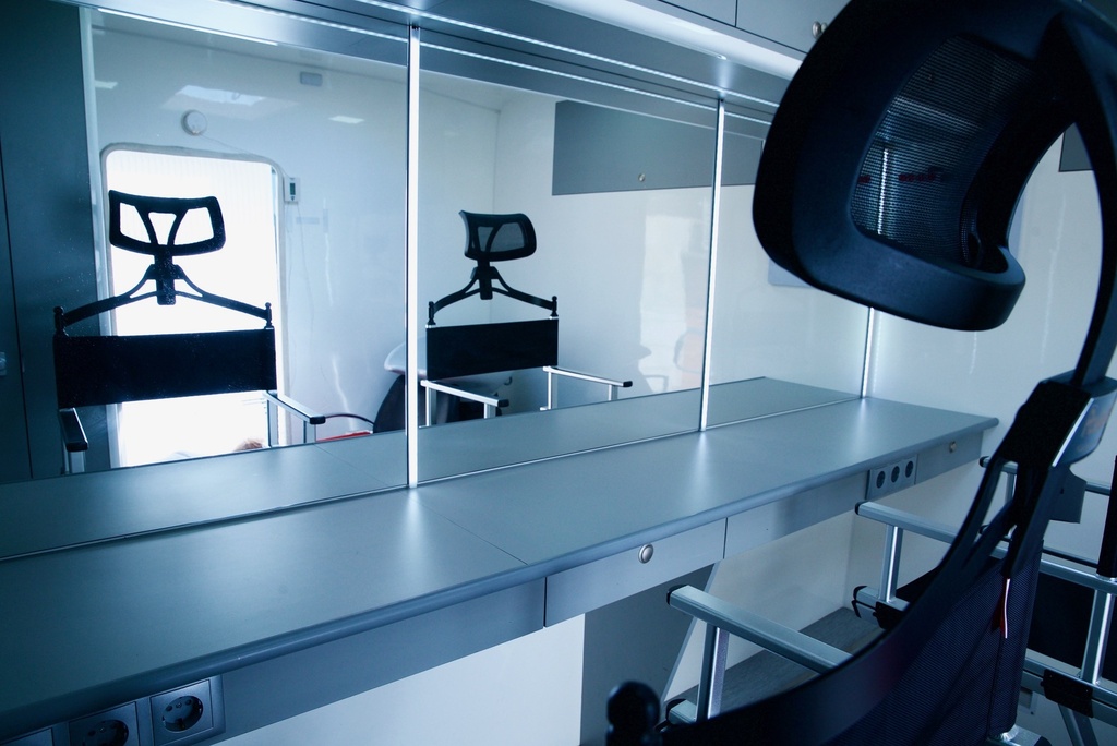 Make Up & Wardrobe Van