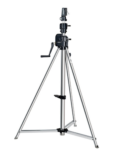 TRE-D Hercules Aluminium Wind Up Stand